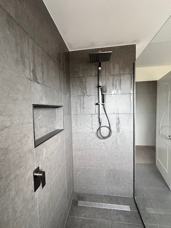 2 Kad Tiling Services