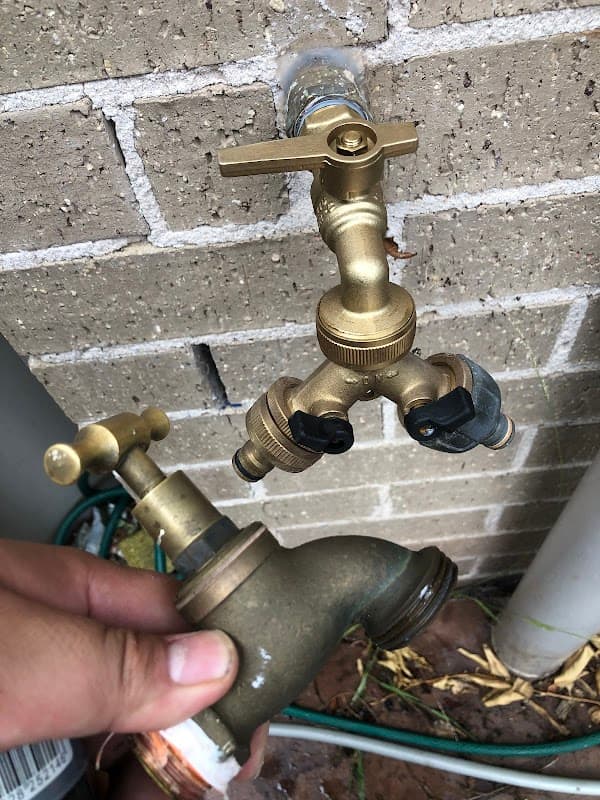 APH Plumbing Services cover