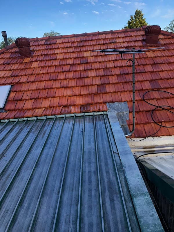 Empire Roofing Pty Ltd cover
