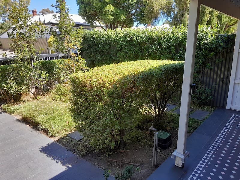 Gardenhand Adelaide cover