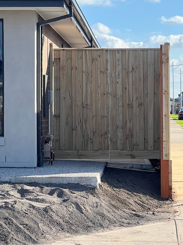 Global Fencing and Landscaping cover