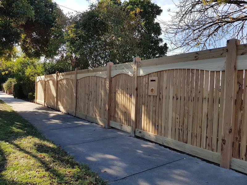 Gold Coast Fencing and Gates cover