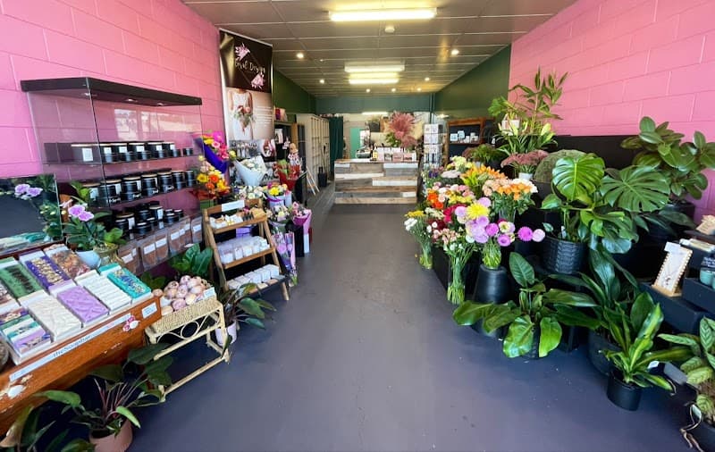 KMF (Kings Meadows Florist) Launceston’s Top florist cover