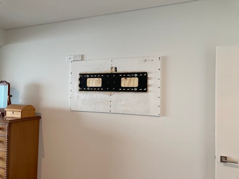 Limov Electrical Contracting cover