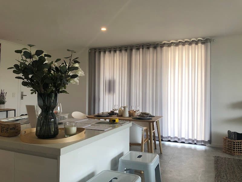 Milan Curtain & wallpaper cover