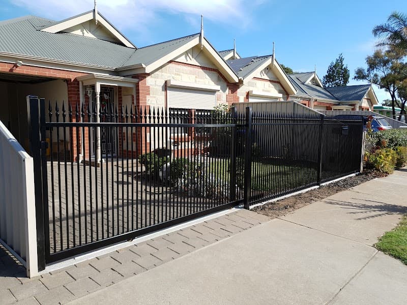 north2south fencing & gardens project 6