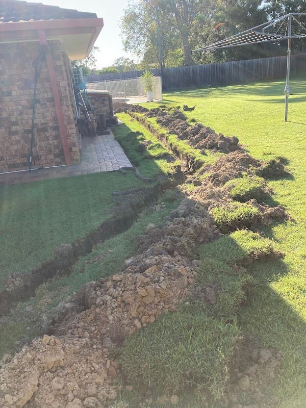 Oakmont Landscaping cover