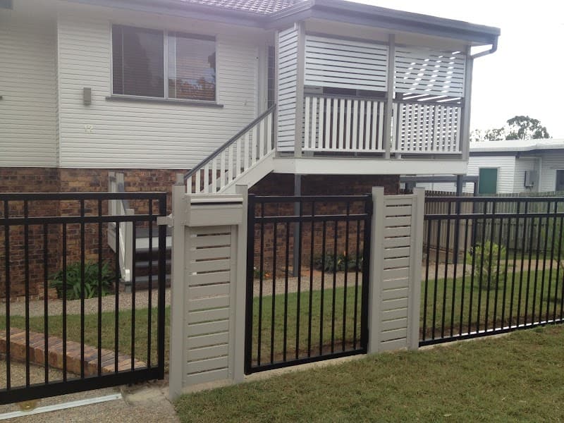 Piranha Fencing Pty Ltd cover