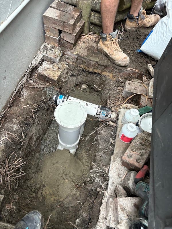 Plumbwell Plumbing Services cover