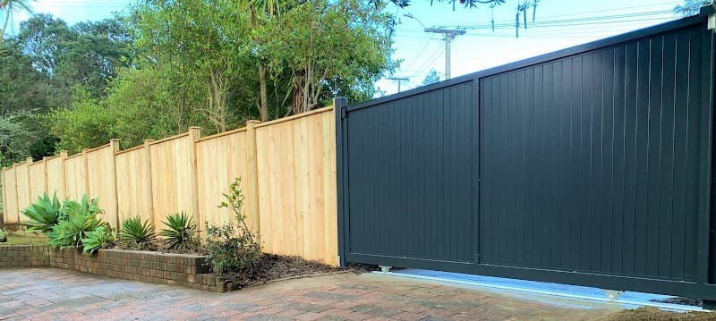 Pro Fence Builders Brisbane project 4