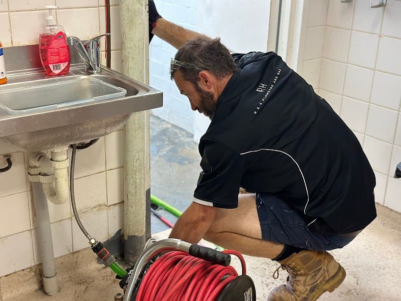 R & H Plumbing and Gas project 3