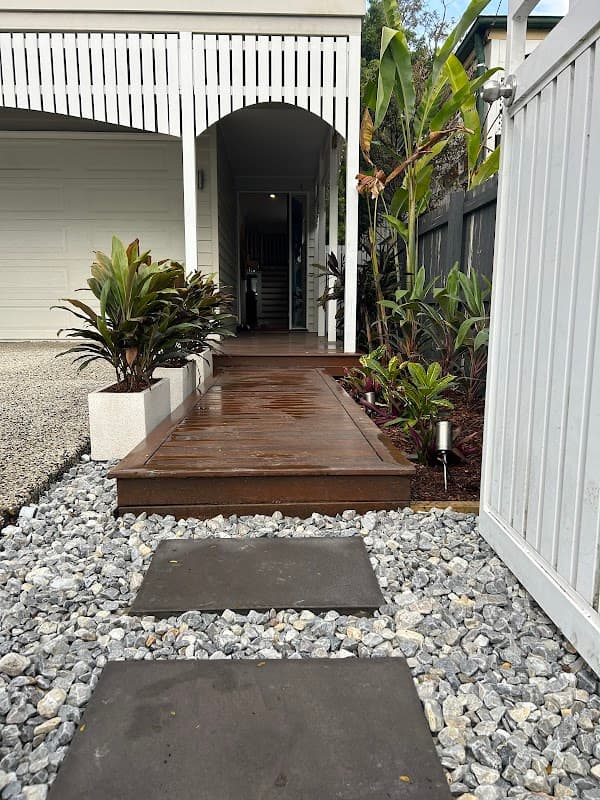Rhino Gardenworx cover