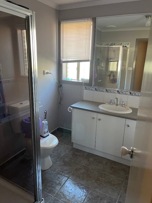 Simones Domestic and Commercial Cleaning project 3