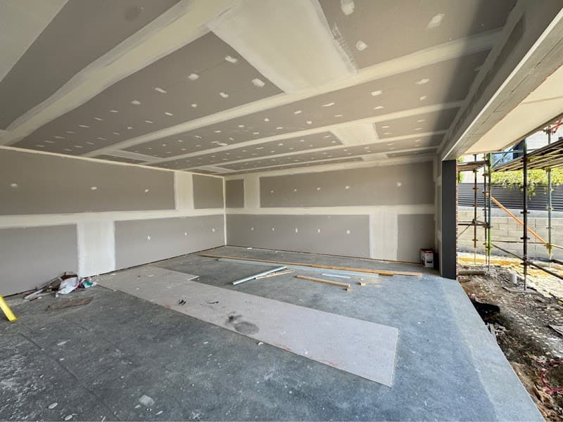 Straightline Plastering cover