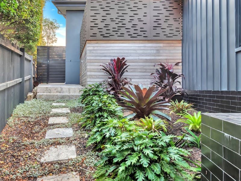 STRUCTURE BUILDING & RENOVATIONS cover