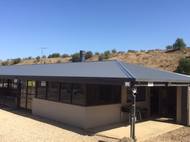 Uptop Roofing (Vic) Pty Ltd cover