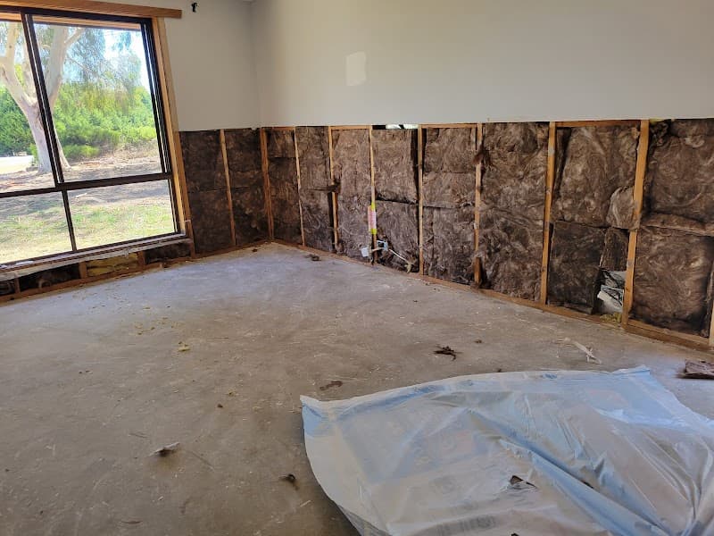 V and J Plastering Dandenong cover