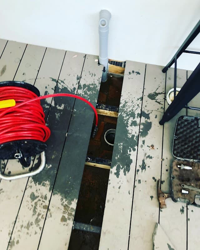 VELCO Plumbing and Gas cover
