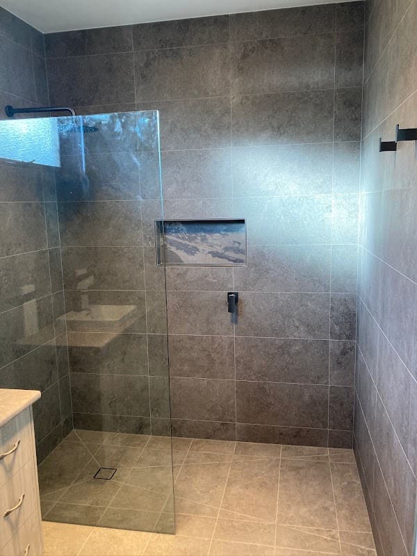 VWORTH Tiling Services cover