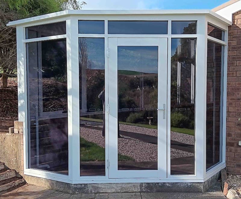 Woodhouse Glass & Glazing Pty Ltd cover