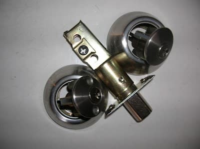 AWARD LOCKSMITHS ALTONA project 1