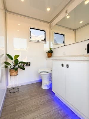 D'Luxe Restroom Trailers project 3