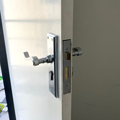 David's Locksmith Services cover