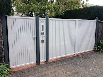 Hindmarsh Fencing cover