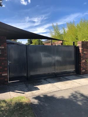 L.A. Bayside Garage Doors & Gates project 1