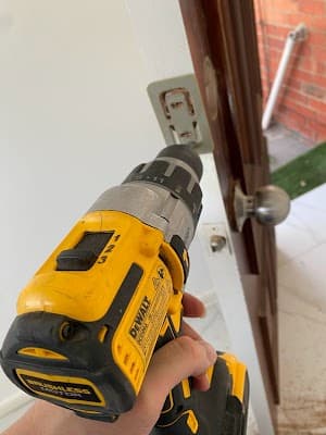 MB Locksmiths Melbourne cover