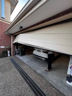Melbourne Garage Repairs - Garage Door Repairs in Melbourne cover