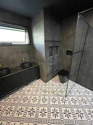 Melbourne Tiling Services cover