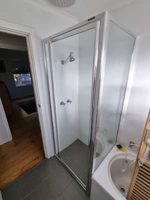 Mount Glass & Glazing cover