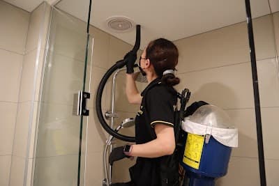 Qbees - Airbnb Cleaning & Property Services cover