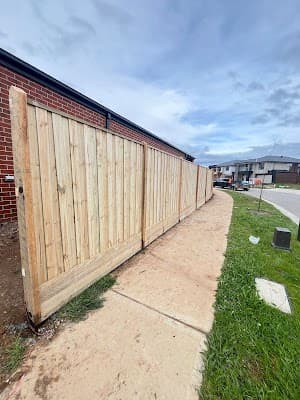 Right Pick Fencing cover