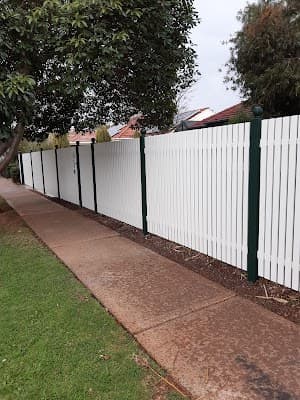 SEAVIEW FENCING & RETAINING cover